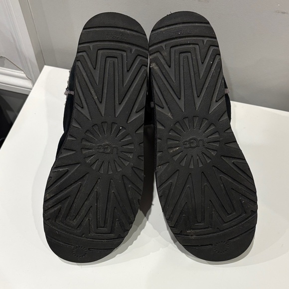 UGG Black Women's Boots - Picture 7 of 7